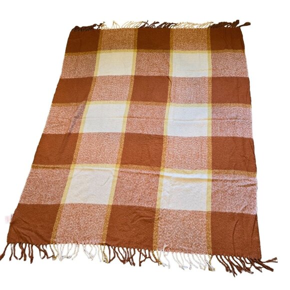 Linens N Things Throw Blanket Plaid Camp Stadium Fringe Picnic Parade Cabin - Picture 1 of 8